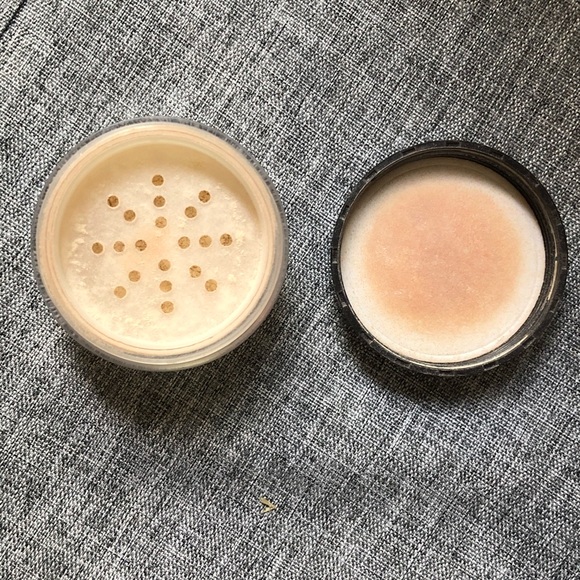 Laura Mercier Translucent Setting Powder - Picture 4 of 4